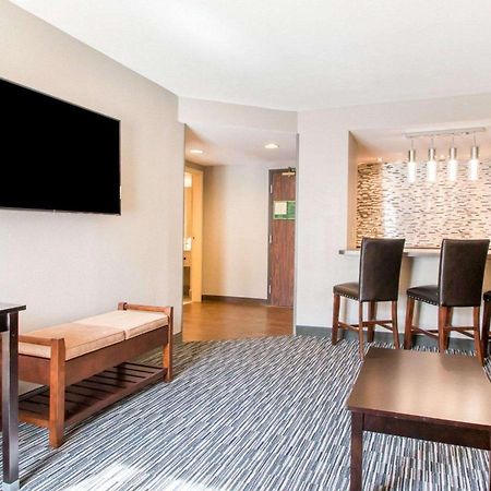 ספרינגפילד Greenstay Inn & Suites Court View מראה חיצוני תמונה