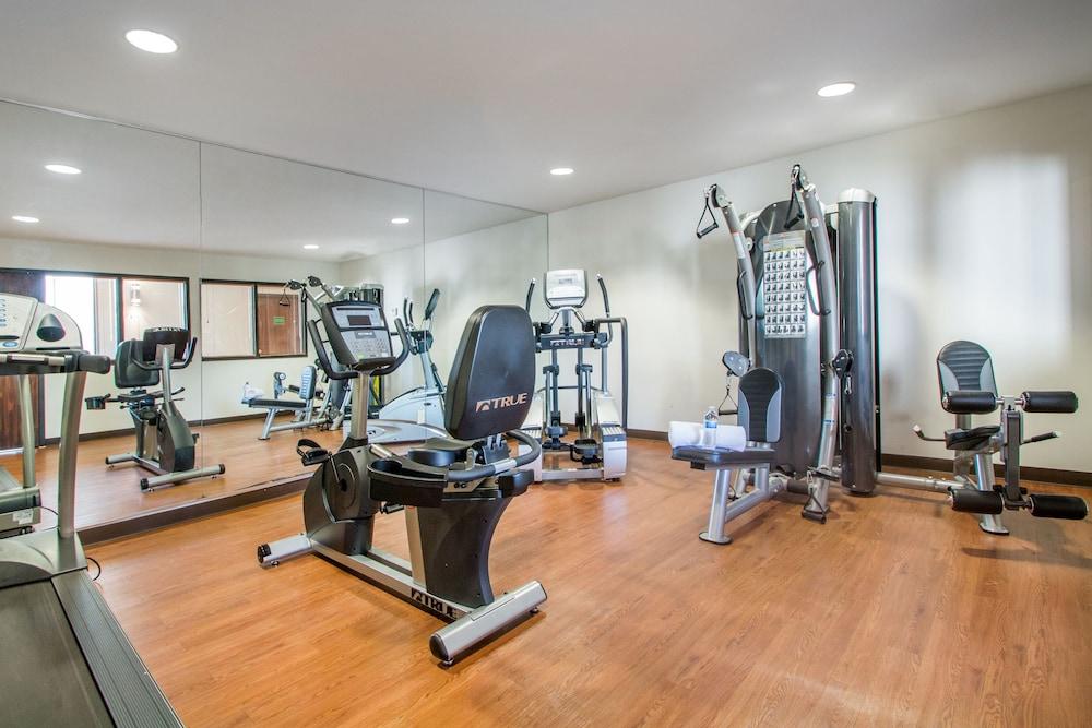 ספרינגפילד Greenstay Inn & Suites Court View מראה חיצוני תמונה