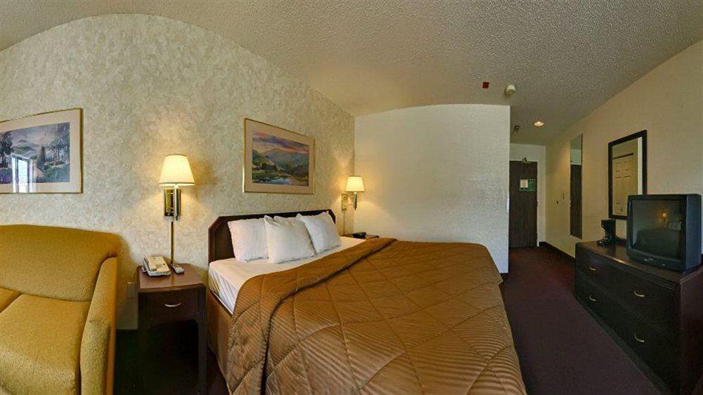 ספרינגפילד Greenstay Inn & Suites Court View מראה חיצוני תמונה