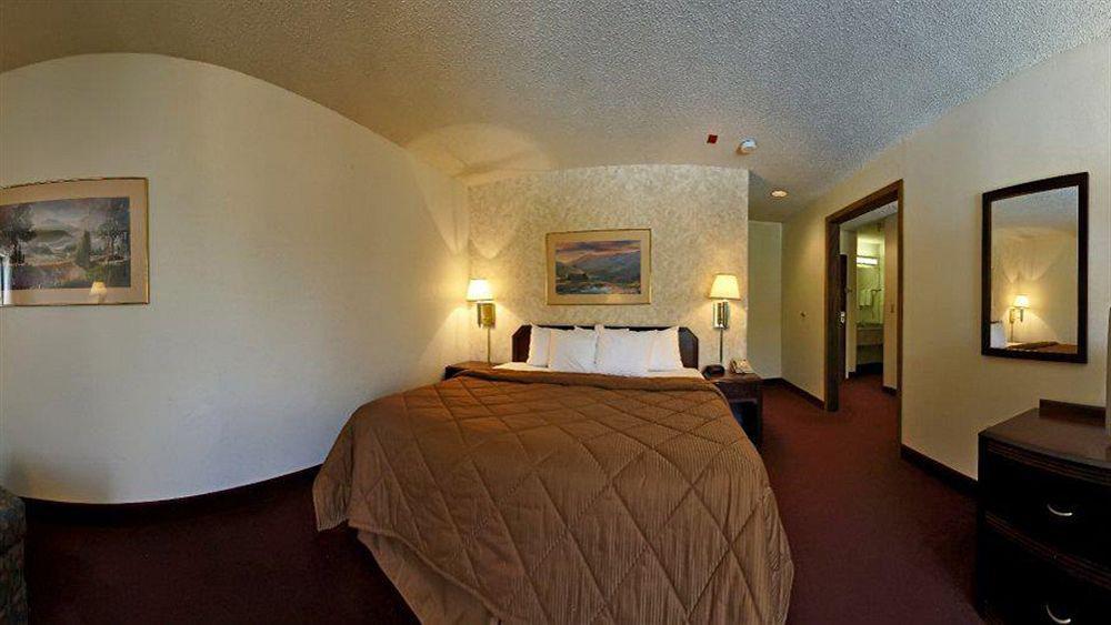 ספרינגפילד Greenstay Inn & Suites Court View מראה חיצוני תמונה